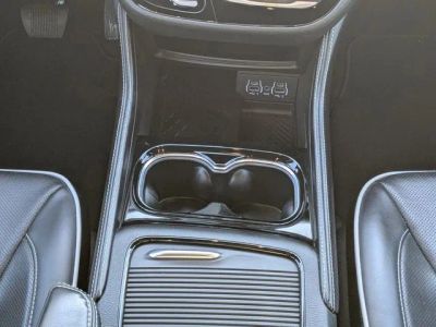 2025 Chrysler Pacifica — photo 15 view