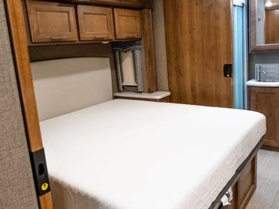 2022 Thor Motor Coach MAGNITUDE - Photo 18