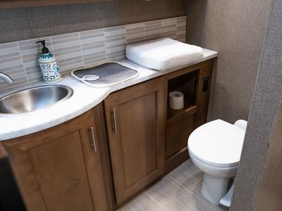 2022 Thor Motor Coach MAGNITUDE - Photo 15