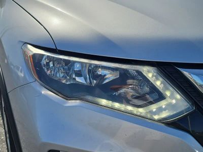2017 Nissan Rogue — photo 7 view