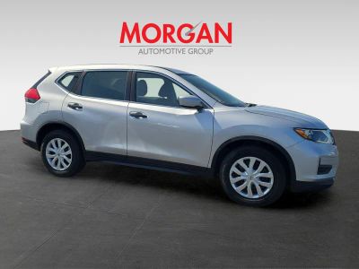 2017 Nissan Rogue — side profile view