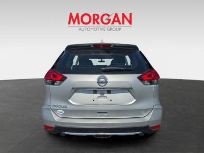 2017 Nissan Rogue — detail view