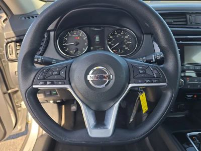 2017 Nissan Rogue — photo 23 view