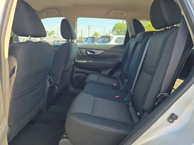 2017 Nissan Rogue — photo 13 view