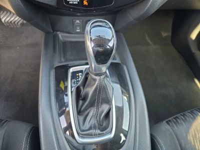 2017 Nissan Rogue — photo 19 view