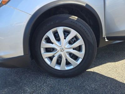 2017 Nissan Rogue — photo 26 view