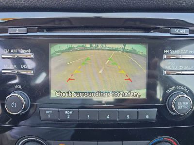 2017 Nissan Rogue — photo 18 view