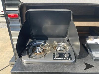 2022 CrossRoads RV Zinger - Photo 10