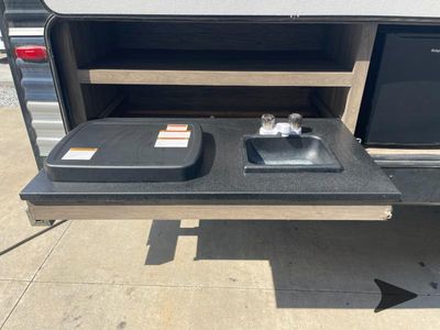 2022 CrossRoads RV Zinger - Photo 9