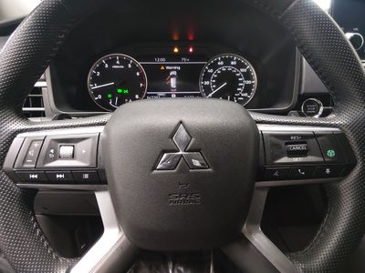 2024 Mitsubishi Outlander - Photo 12