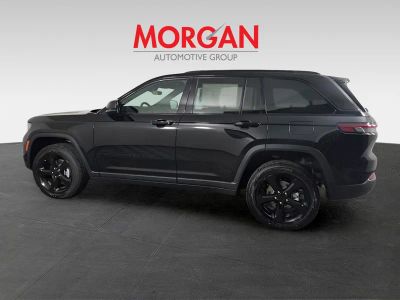 2025 Jeep Grand Cherokee — photo 8 view