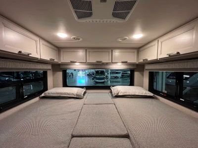2027 Thor Motor Coach MAGNITUDE GRAND - Photo 17