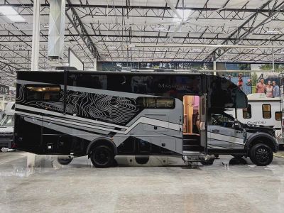 2027 Thor Motor Coach MAGNITUDE GRAND - Photo 21