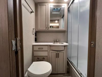 2027 Thor Motor Coach MAGNITUDE GRAND - Photo 15