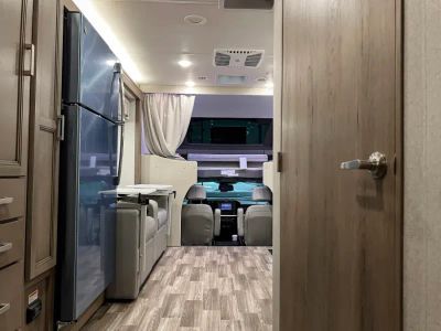2027 Thor Motor Coach MAGNITUDE GRAND - Photo 3