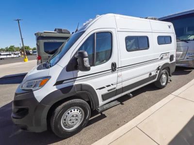 2027 Winnebago SOLIS POCKET — photo 17 view
