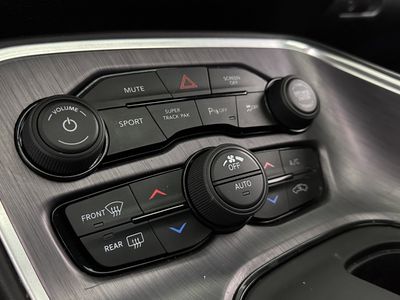 2018 Dodge Challenger - Photo 16