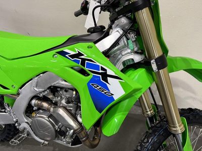 2026 Kawasaki KX450 - Photo 14