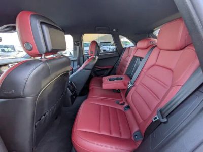 2022 Porsche Macan — photo 11 view