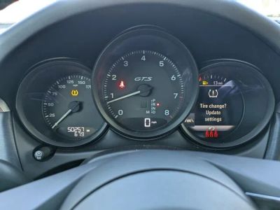 2022 Porsche Macan — photo 22 view