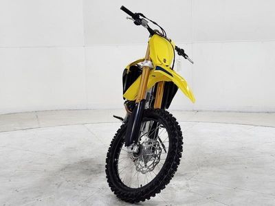 2026 Suzuki RM-Z250 — rear three-quarter view