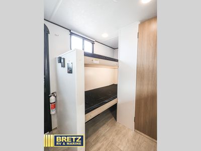 2026 Dutchmen RV Colorado — photo 11 view