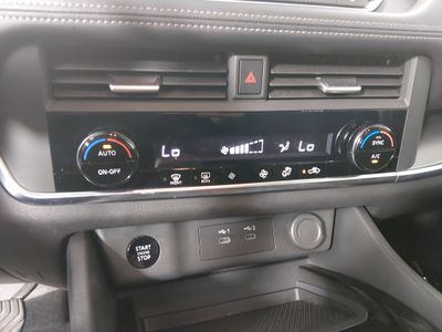 2025 Nissan Rogue - Photo 17