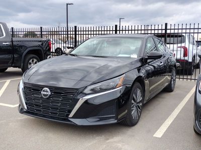 2025 Nissan Altima - Photo 2
