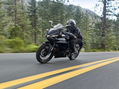 2026 Yamaha YZF-R3 - Photo 16