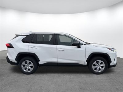 2024 Toyota RAV4 - Photo 3