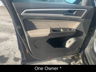 2023 Volkswagen Atlas 3.6L V6 SEL R-Line Black - Photo 1