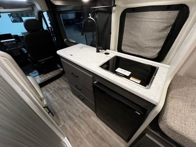 2025 Thor Motor Coach DAZZLE - Photo 14