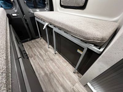 2025 Thor Motor Coach DAZZLE - Photo 26