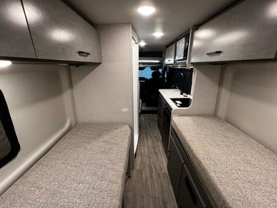 2025 Thor Motor Coach DAZZLE - Photo 4