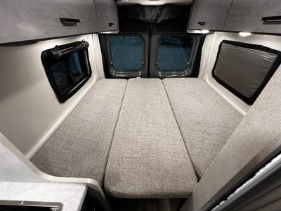 2025 Thor Motor Coach DAZZLE - Photo 27