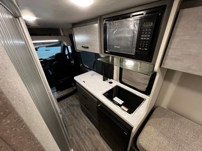 2025 Thor Motor Coach DAZZLE - Photo 15