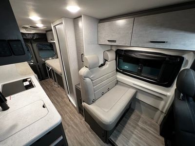 2025 Thor Motor Coach DAZZLE - Photo 19