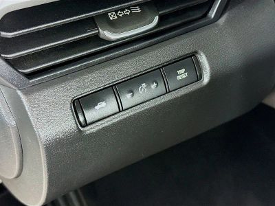 2024 Nissan Altima — photo 8 view