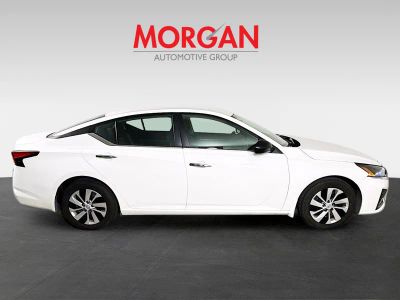 2024 Nissan Altima — side profile view