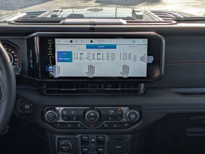 2026 Jeep Wrangler — photo 17 view