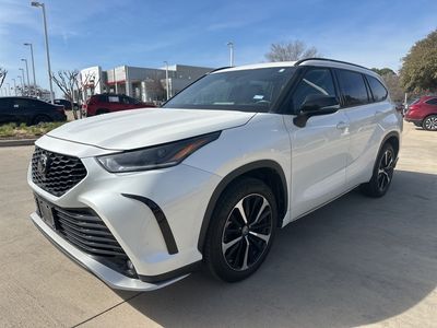 2021 Toyota Highlander - Photo 1