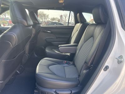2021 Toyota Highlander - Photo 11