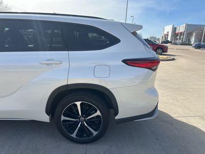 2021 Toyota Highlander - Photo 3