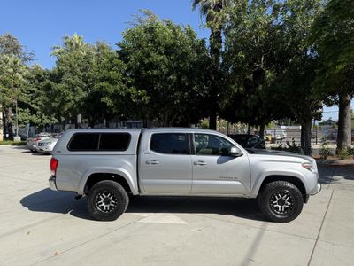 2017 Toyota Tacoma - Photo 2