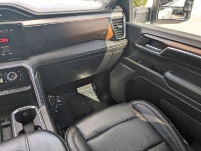 2024 GMC Sierra 3500HD — photo 18 view