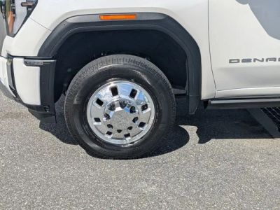 2024 GMC Sierra 3500HD — photo 9 view