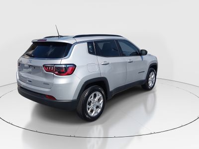 2024 Jeep Compass — photo 7 view