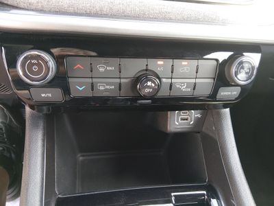 2024 Jeep Compass — photo 17 view