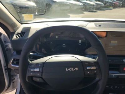 2025 Kia K4 — photo 13 view