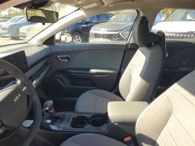 2025 Kia K4 — photo 8 view